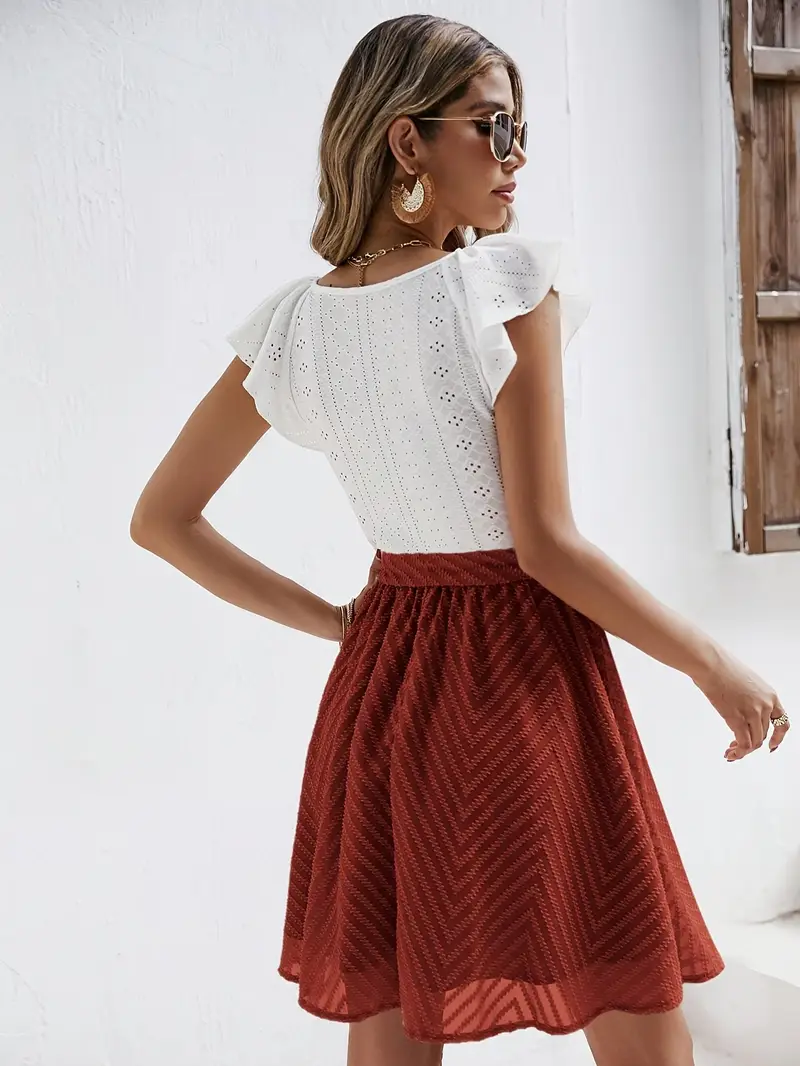 Caliah – Charmantes Kleid mit Rüschenärmeln und Ösen - Image 14