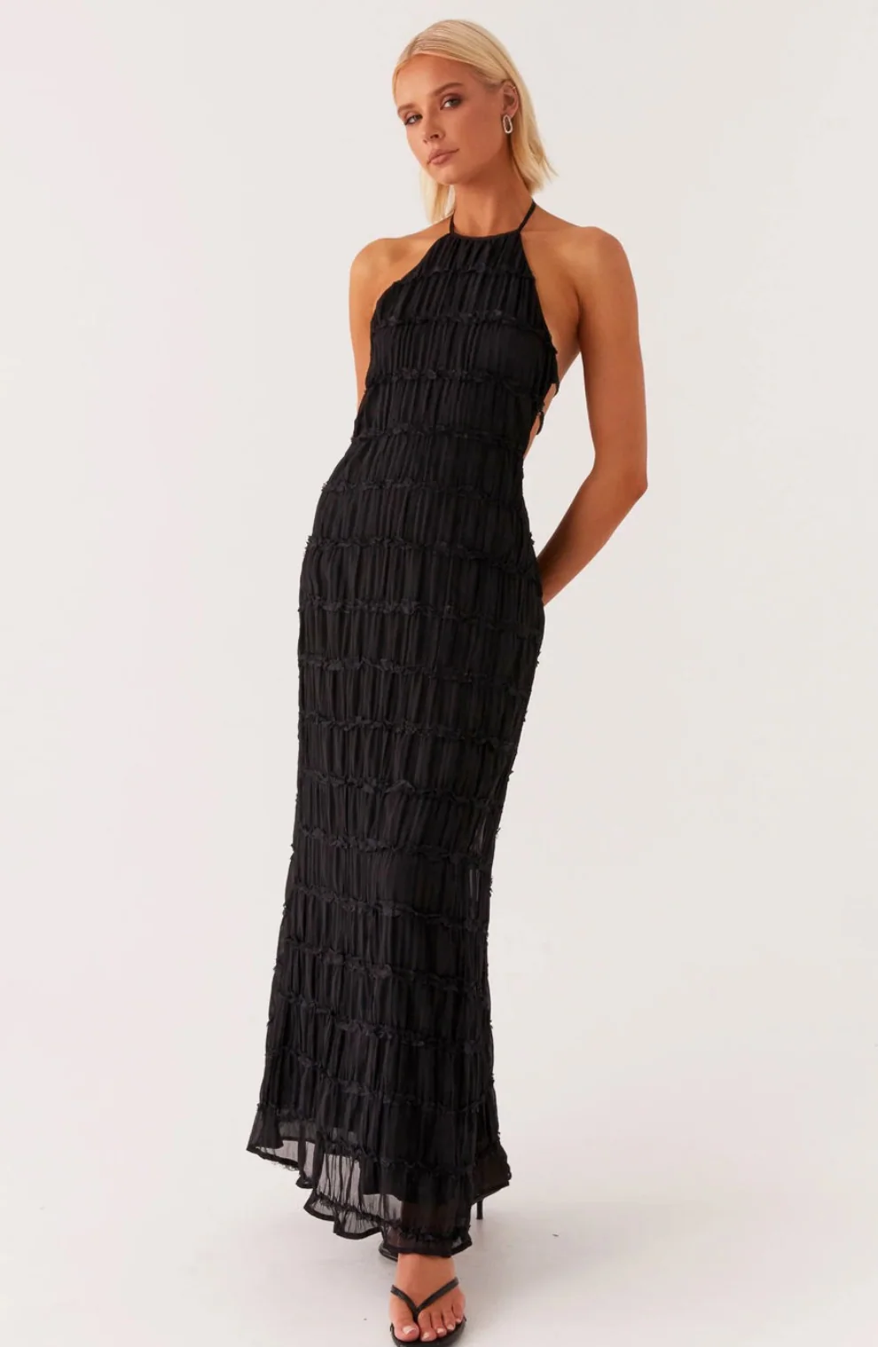 Caroline | Texturiertes Halterneck-Maxikleid - Image 18