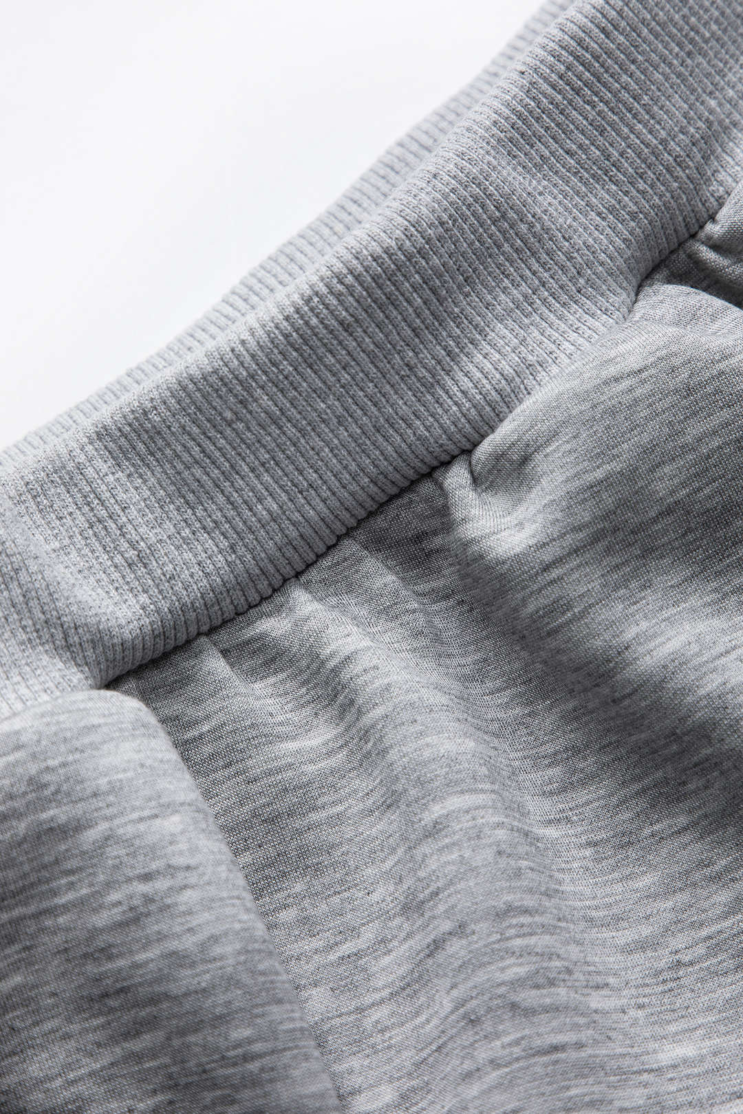 Celine | Stylisches Sweat-Zweiteiler-Set mit Cropped-Pullover & Skaterrock - Image 7