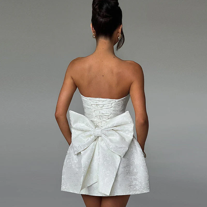 Champagnerfarbene Mini-Cocktailkleid – Schulterfreies Abendkleid mit Schleifendetail - Image 3