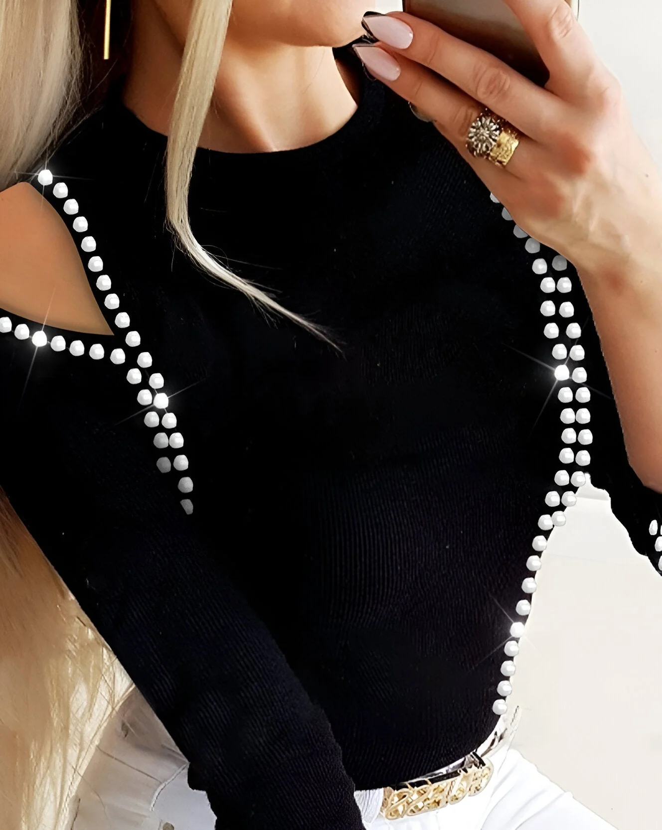 Chantal | Chic & Funkelndes Cold Shoulder T-Shirt - Image 2
