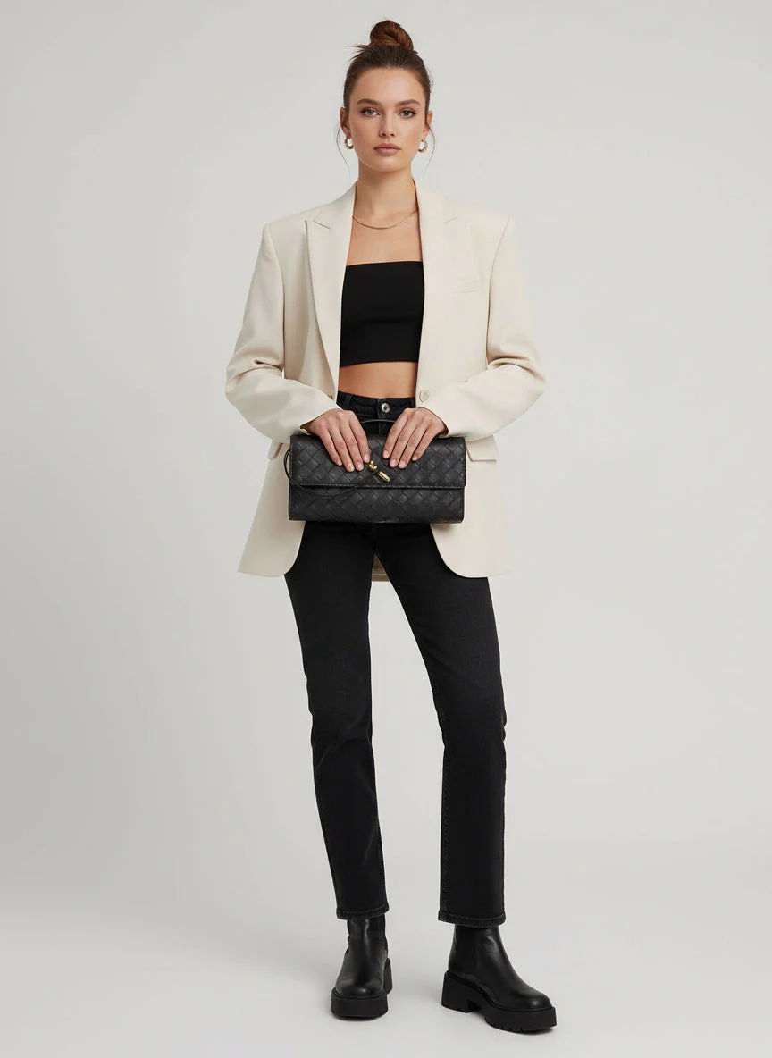 CHLOE - Image 2
