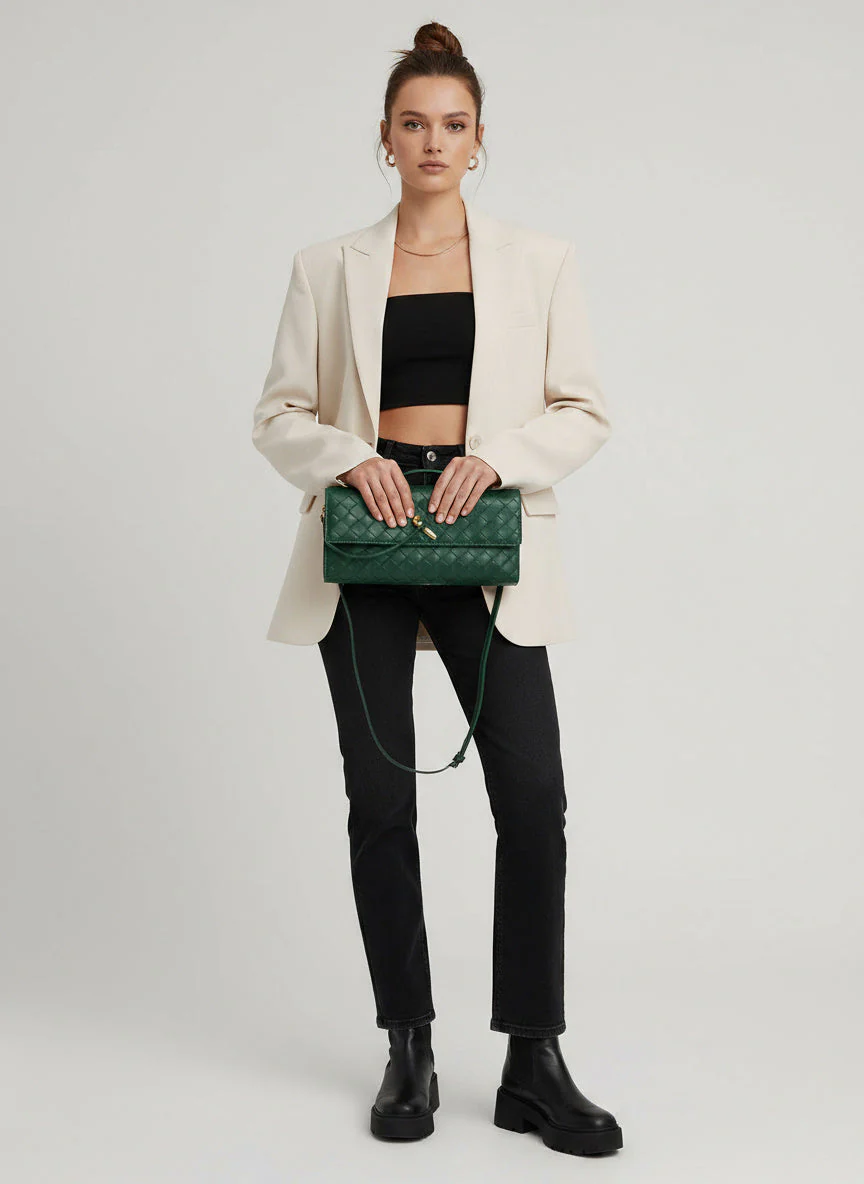 CHLOE - Image 6