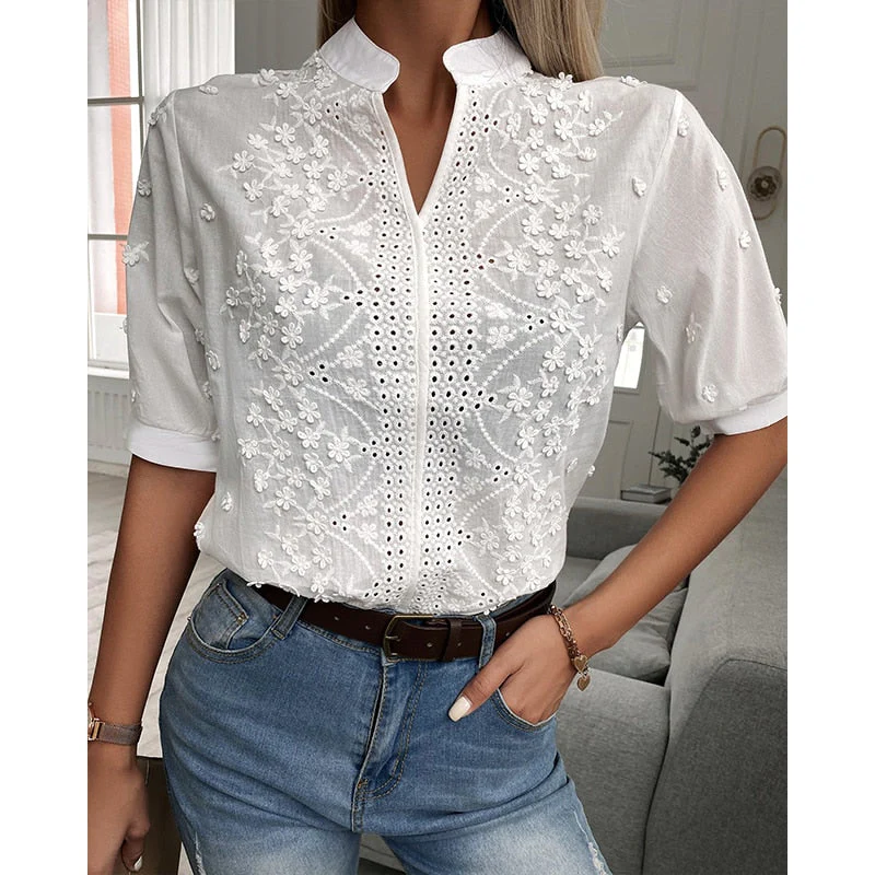 Christina | Elegante Bluse mit Blumenstickerei - Image 3