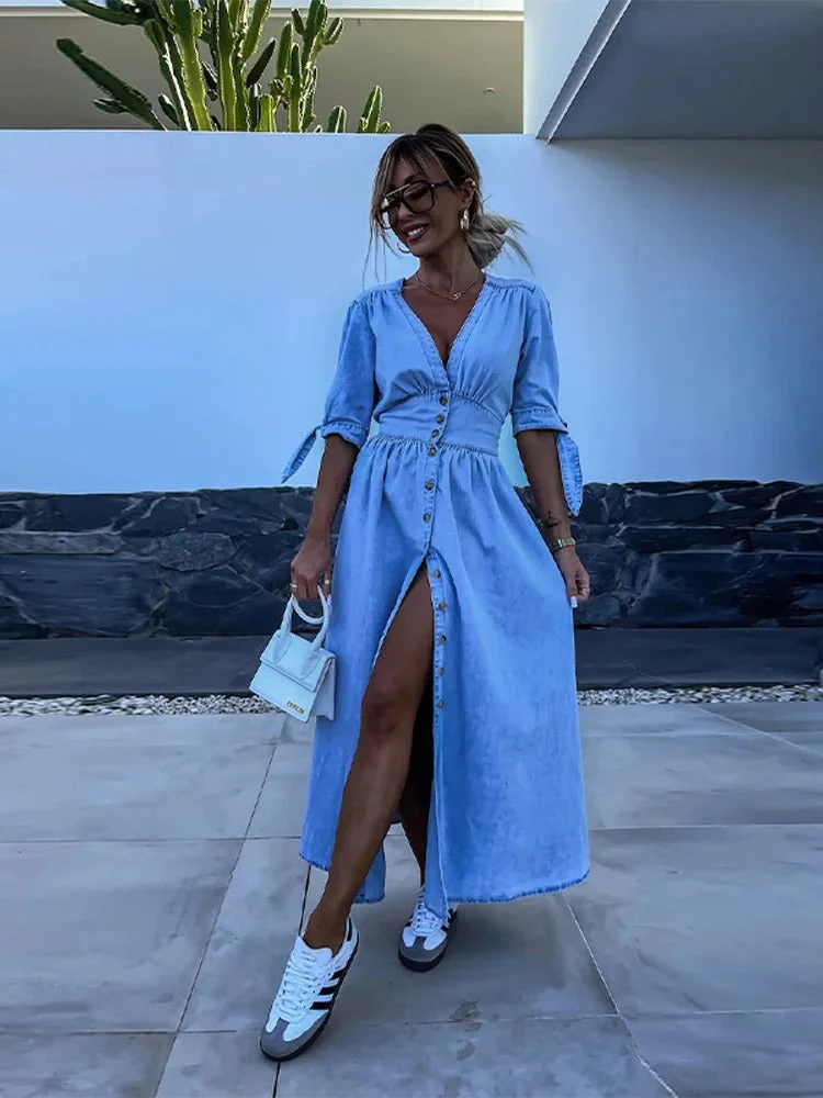Clarina | Kleid mit tiefem V-Ausschnitt und Schlitz - Image 2
