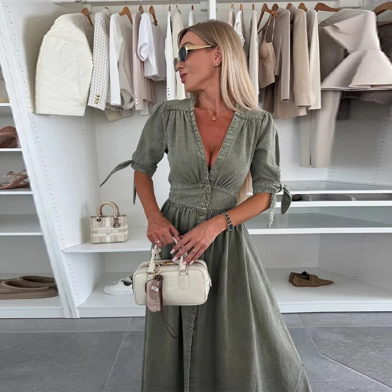 Clarina | Kleid mit tiefem V-Ausschnitt und Schlitz - Image 4