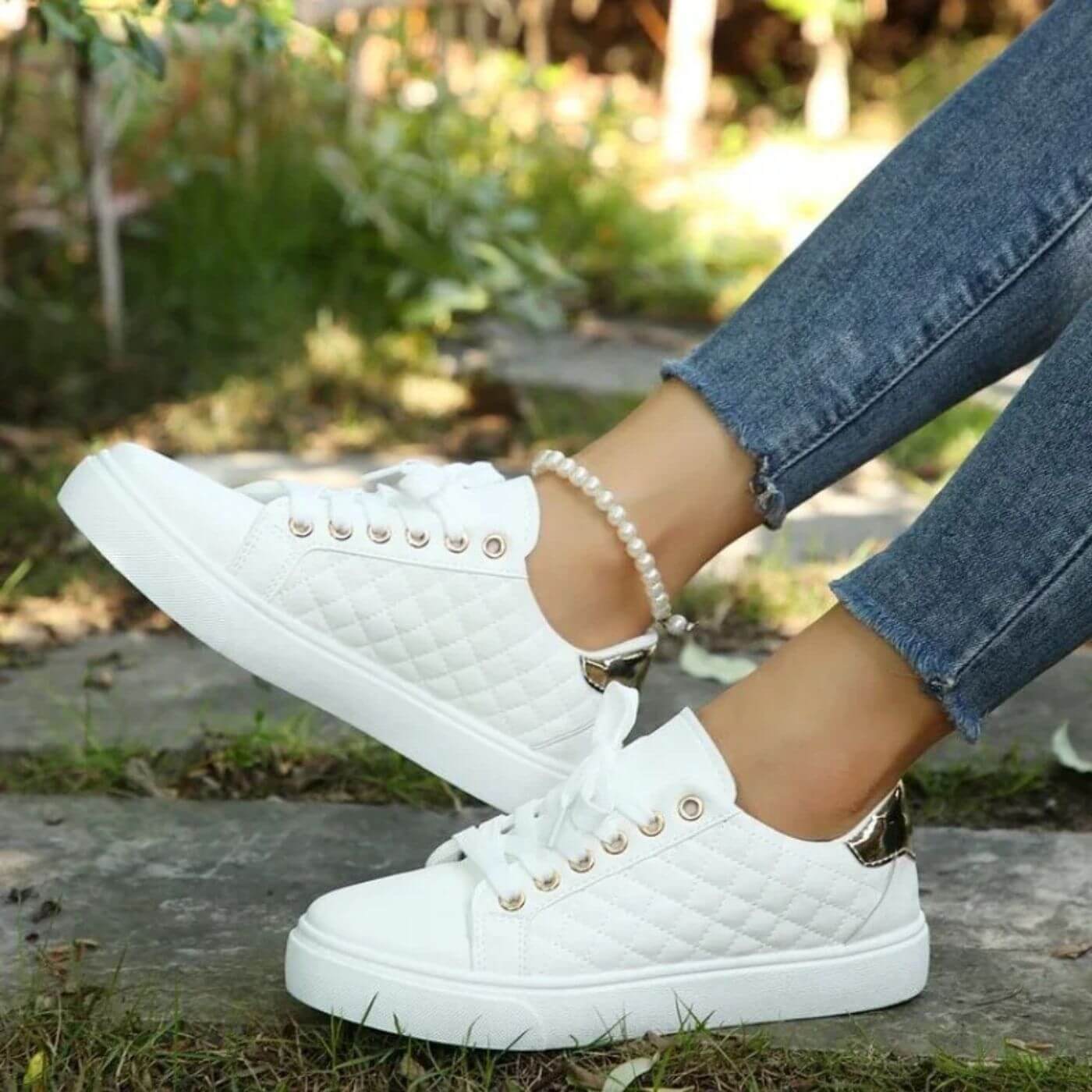 Claudia – Orthopädische Schuhe für den ganzen Tag - Image 2