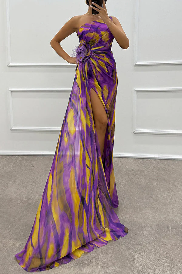 Claudia - Schulterfreies Maxikleid mit Aquarellprint, Federrosen & Schlitz - Image 4