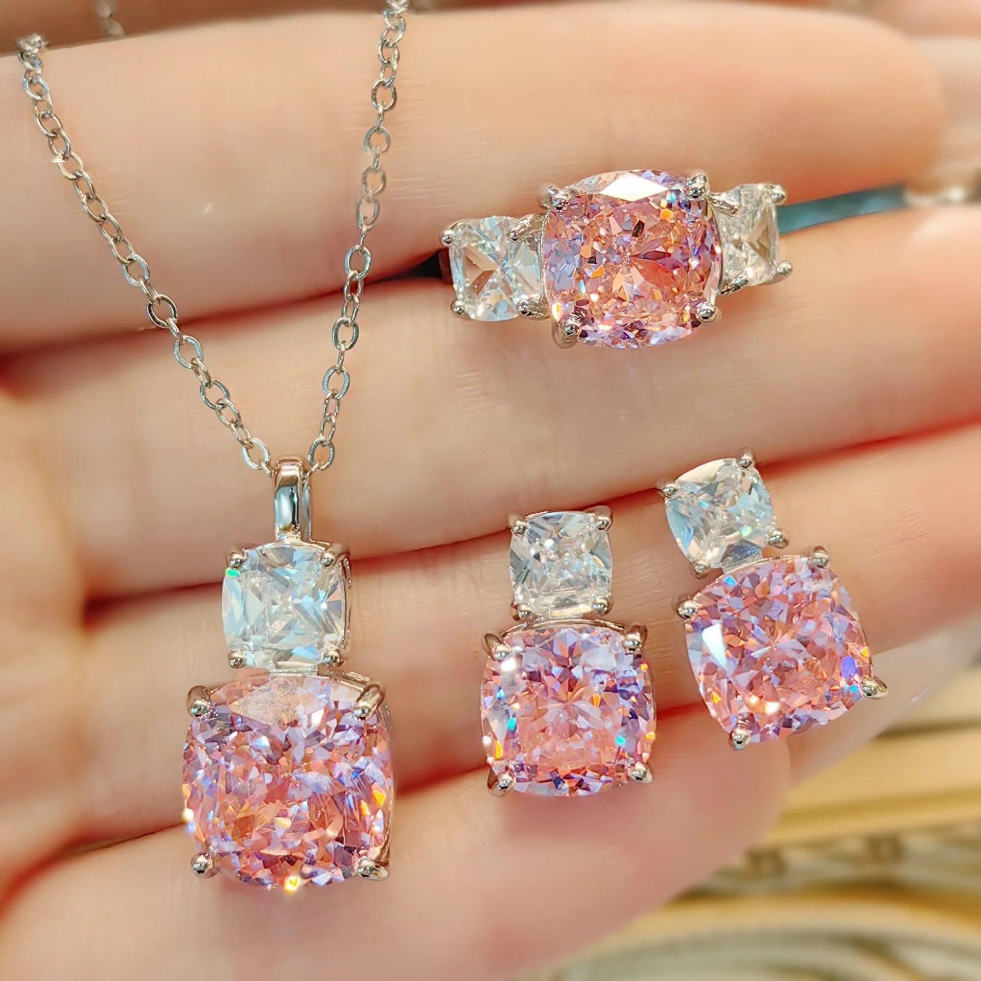 Clothilde - Funkelndes Pastell-Set