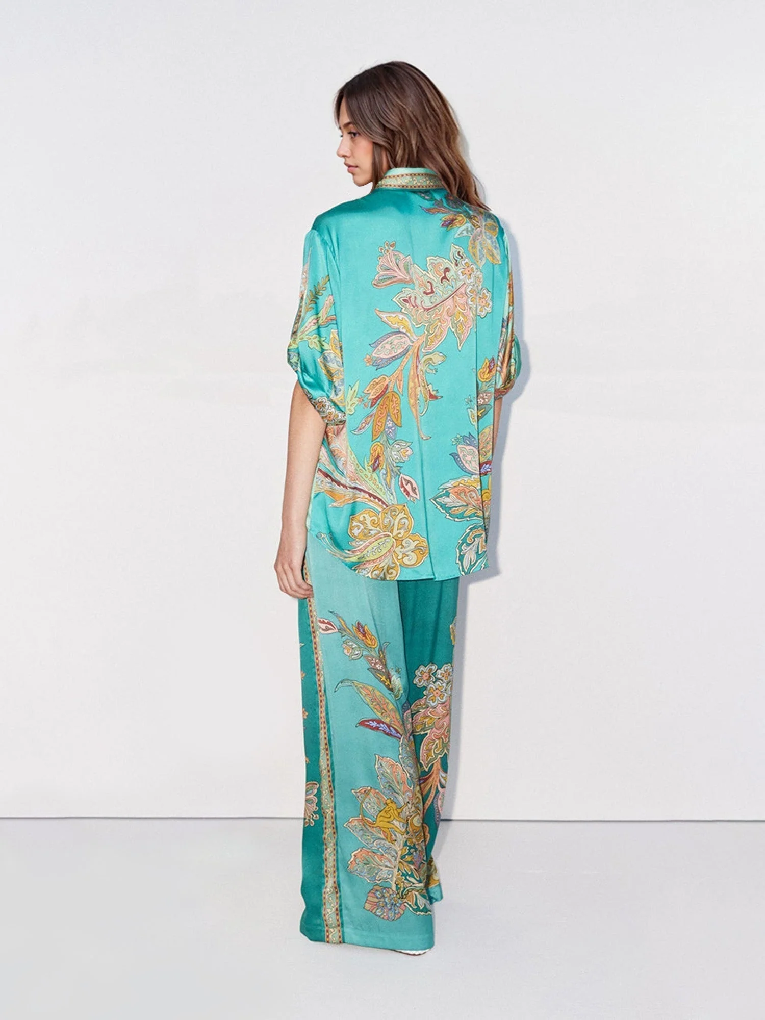 Completo Emerald Luxe – Oversized Hemd und Weitehose - Image 7