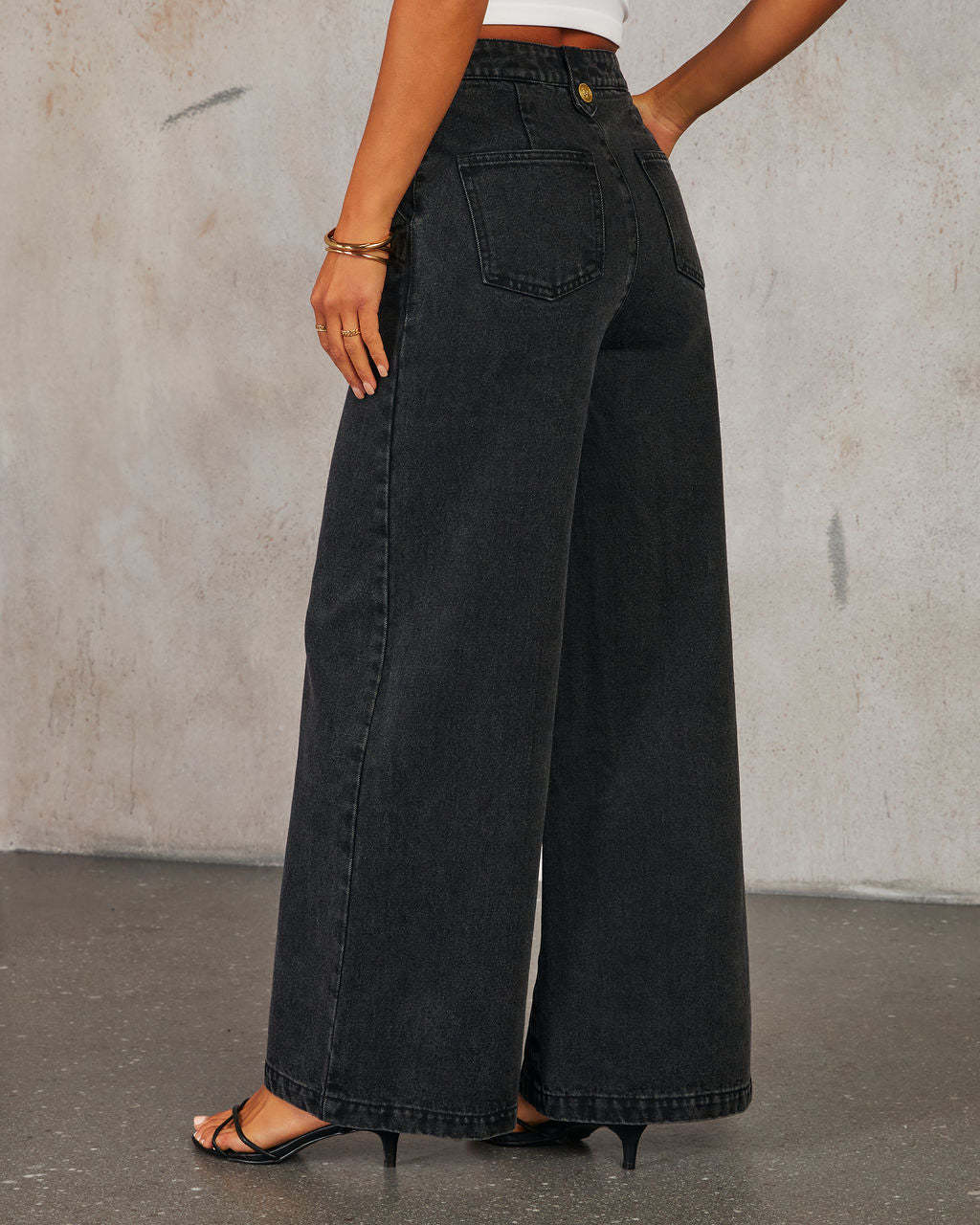 CORINNE  | Komplett in Denim mit raffinierten Details - Image 10