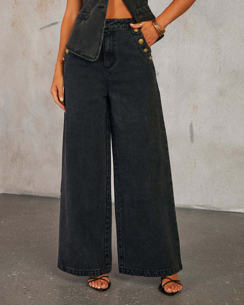CORINNE  | Komplett in Denim mit raffinierten Details - Image 9