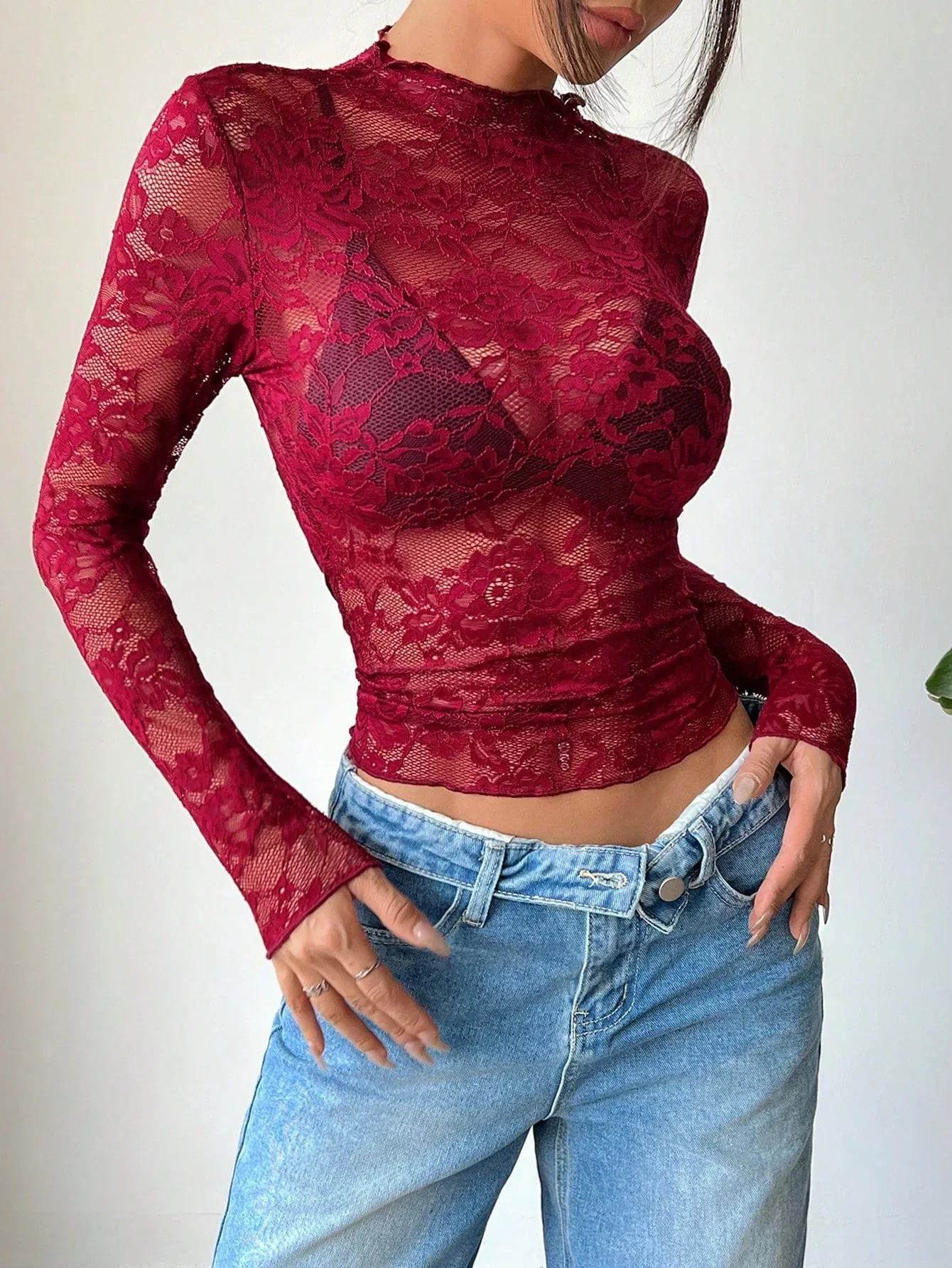 Cropped Spitzenbluse mit langen Ärmeln – Sexy, Transparent & Feminin - Image 3