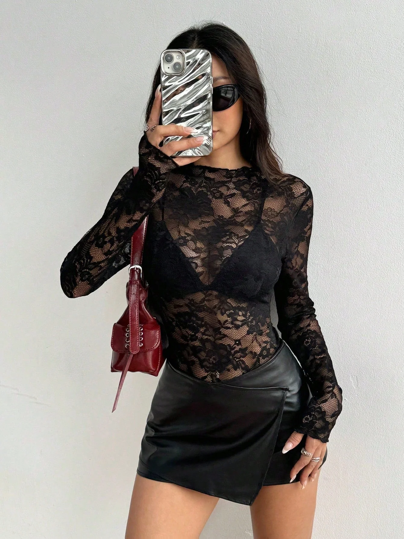 Cropped Spitzenbluse mit langen Ärmeln – Sexy, Transparent & Feminin - Image 7