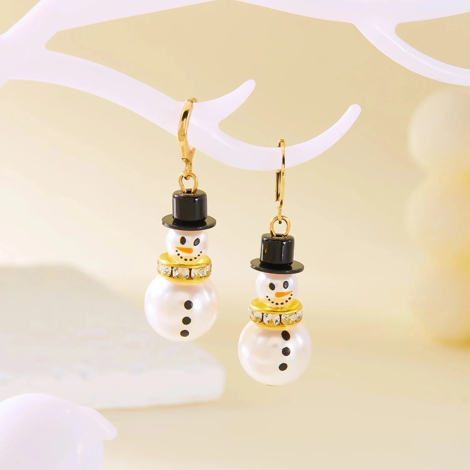 CrystalChill | Glänzende Schneeflocken-Ohrringe – das perfekte Weihnachtsgeschenk - Image 3
