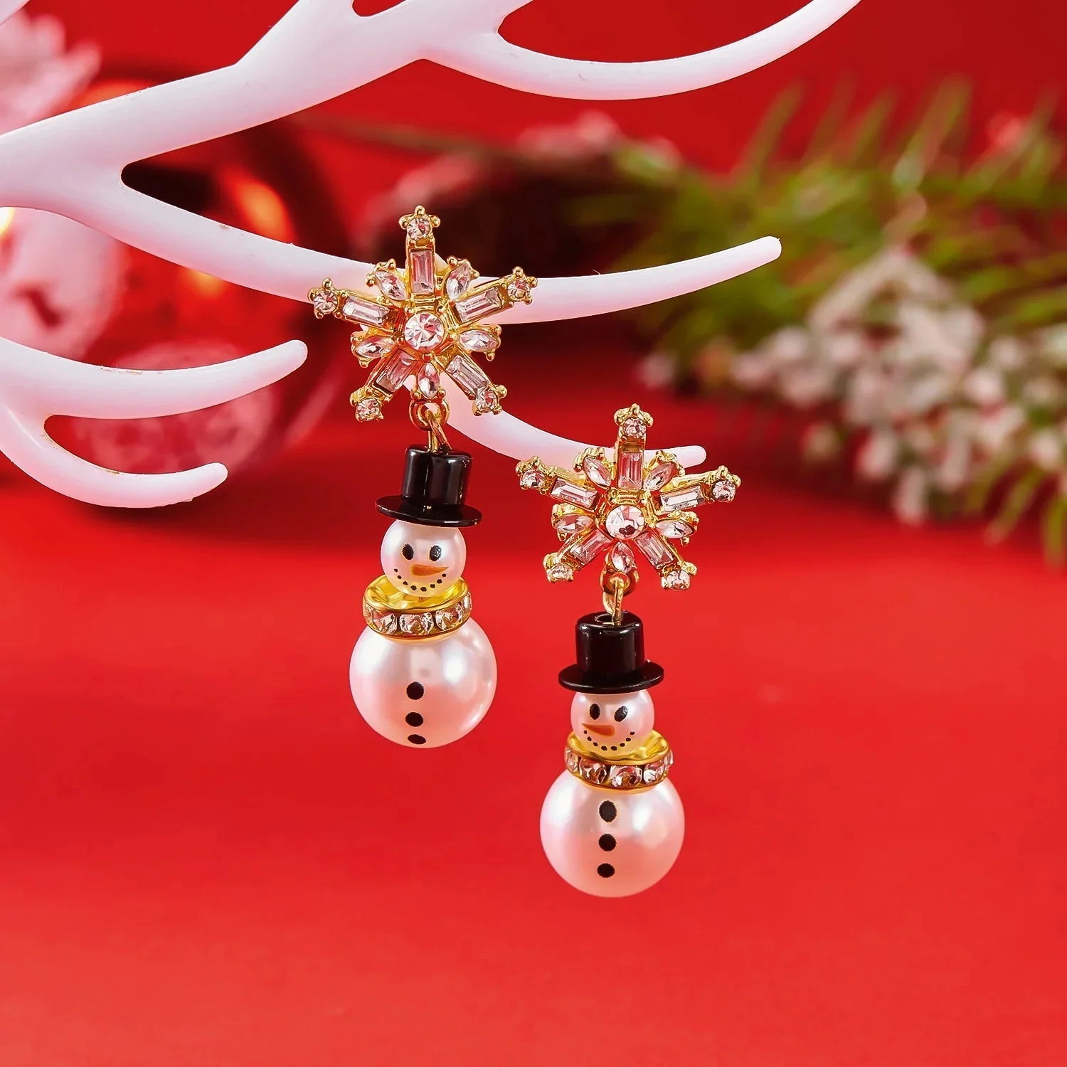 CrystalChill | Glänzende Schneeflocken-Ohrringe – das perfekte Weihnachtsgeschenk - Image 5