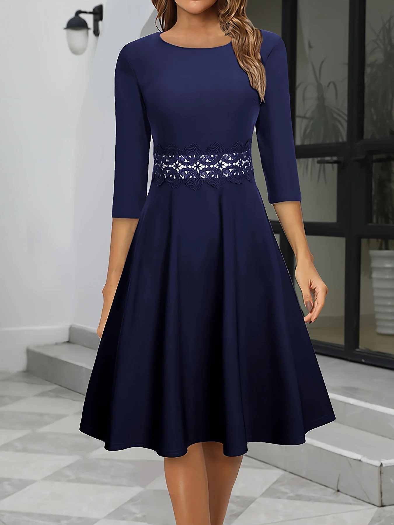 Damen-Abendkleid in Midi-Länge | klare Silhouettenführung - Image 4