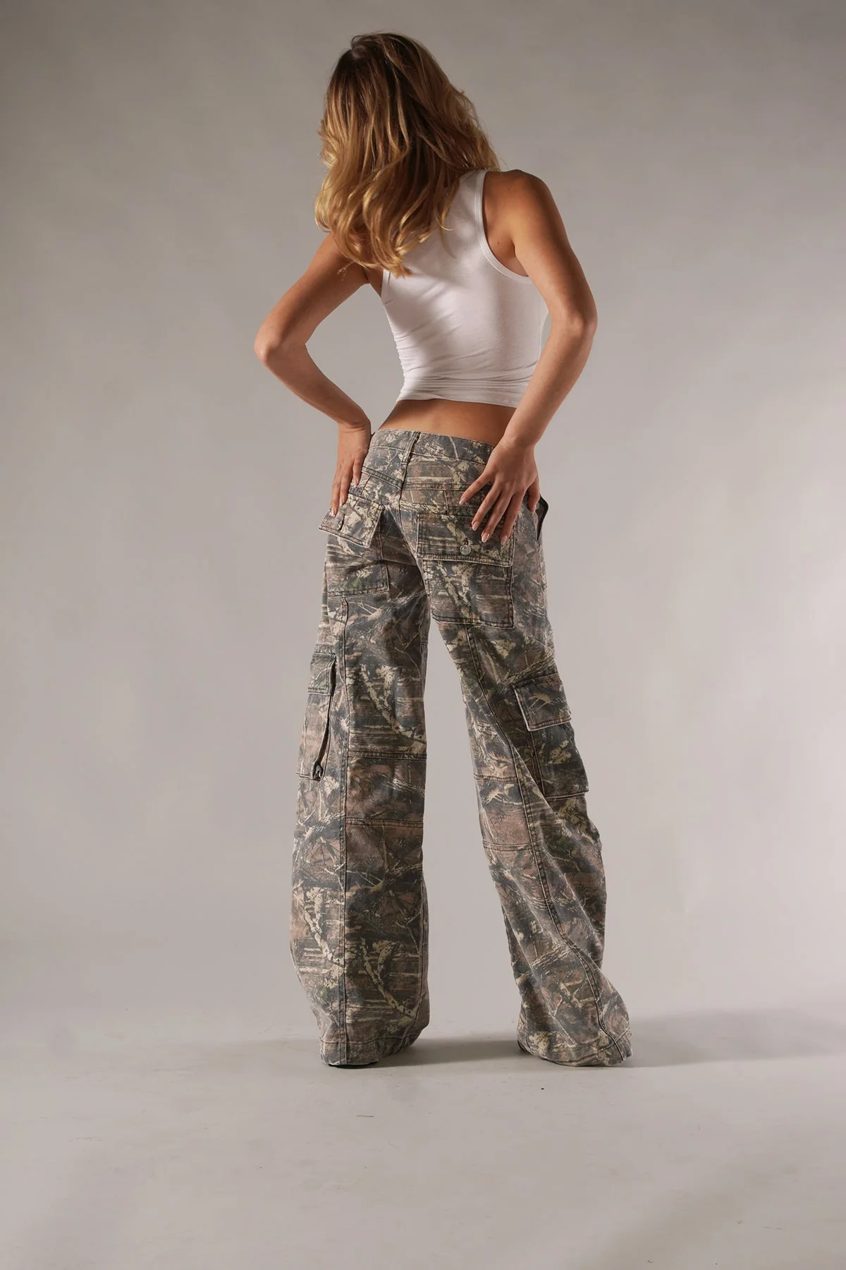 Damen Hose | Cargo-Ausführung mit Taschen und Musterstruktur - Image 2