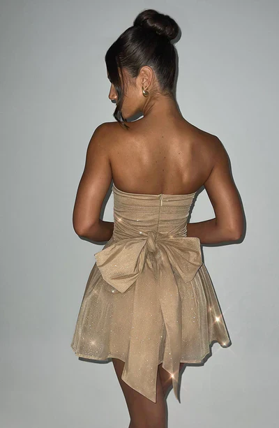 Damen Kleid | Kurze Schnittform mit klarer Linienführung - Image 7