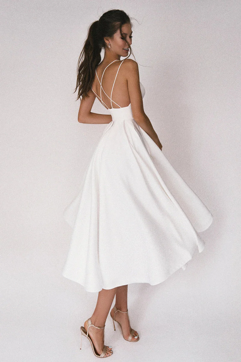 Damen-Midiabendkleid mit V-Ausschnitt | sachliche Linienführung - Image 2