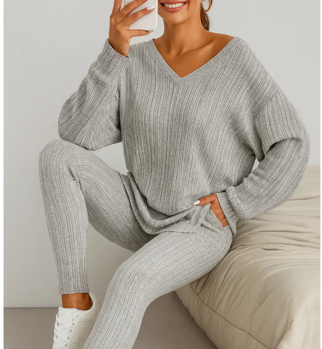 Damen Zweiteiler aus Rippstrick – Kapuzenpullover mit langen Ärmeln & Skinny Hose – Lässiges Freizeit-Outfit - Image 4
