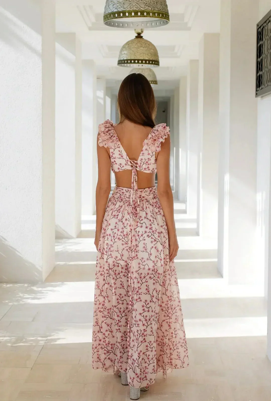 Daniela | Maxikleid mit Rüschenausschnitt für elegante Anlässe - Image 3