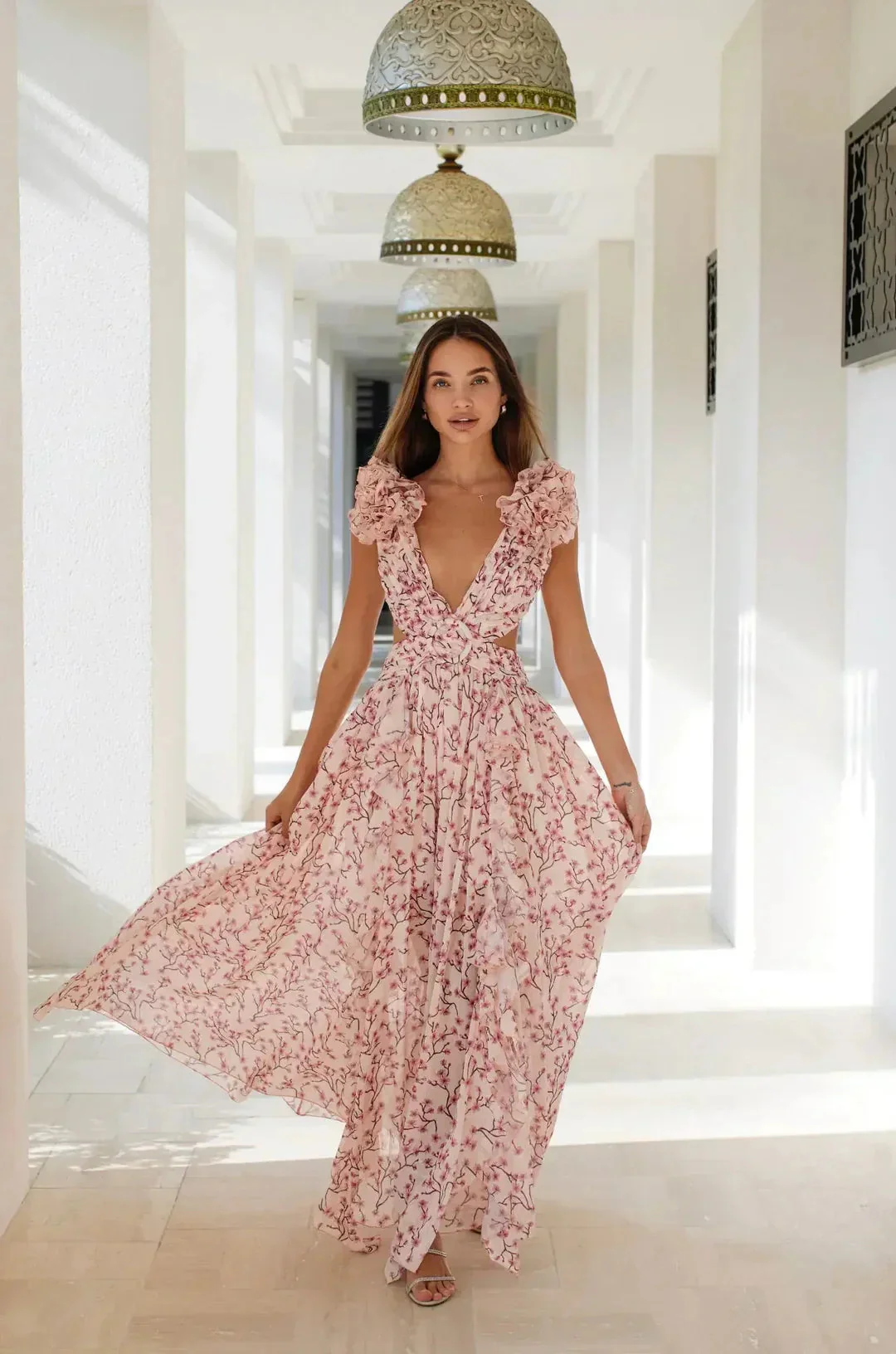Daniela | Maxikleid mit Rüschenausschnitt für elegante Anlässe - Image 4