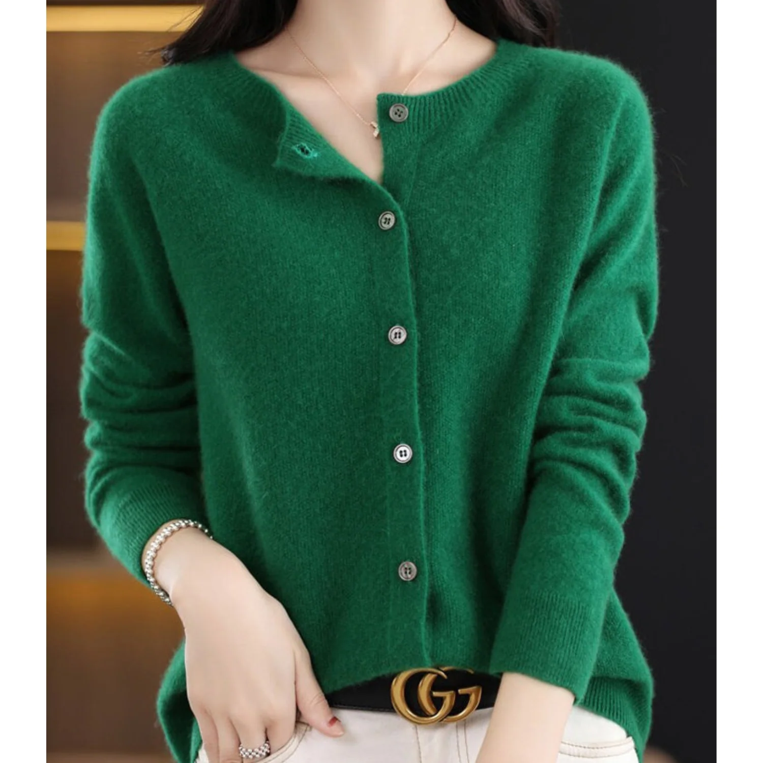 DANIELLE | Damen-Strickjacke mit Rundhalsausschnitt aus reiner Merinowolle - Image 13
