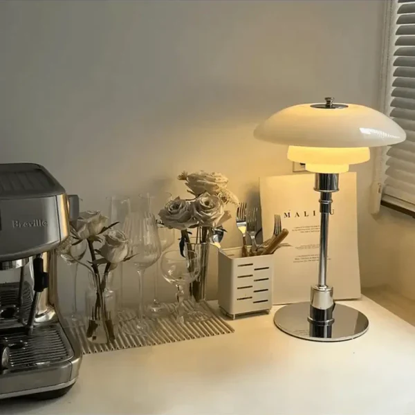 Dänische Designer-LED-Tischleuchte