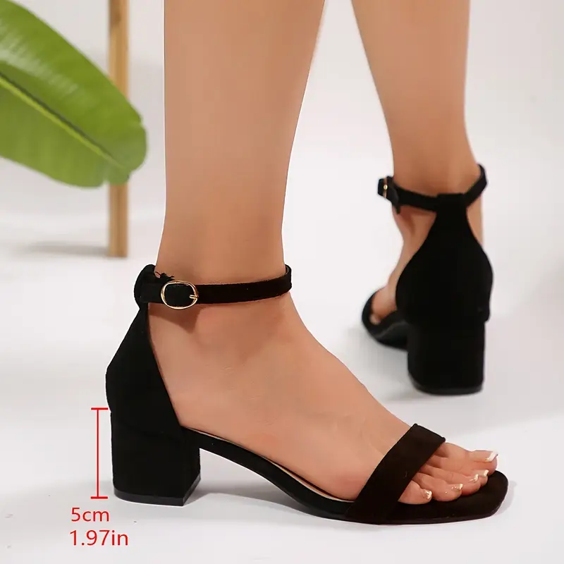 Daphira – Elegante Wildledersandalen mit niedrigem Blockabsatz - Image 14