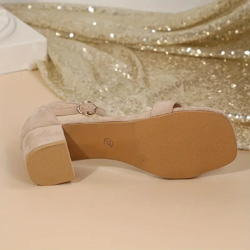 Daphira – Elegante Wildledersandalen mit niedrigem Blockabsatz - Image 16