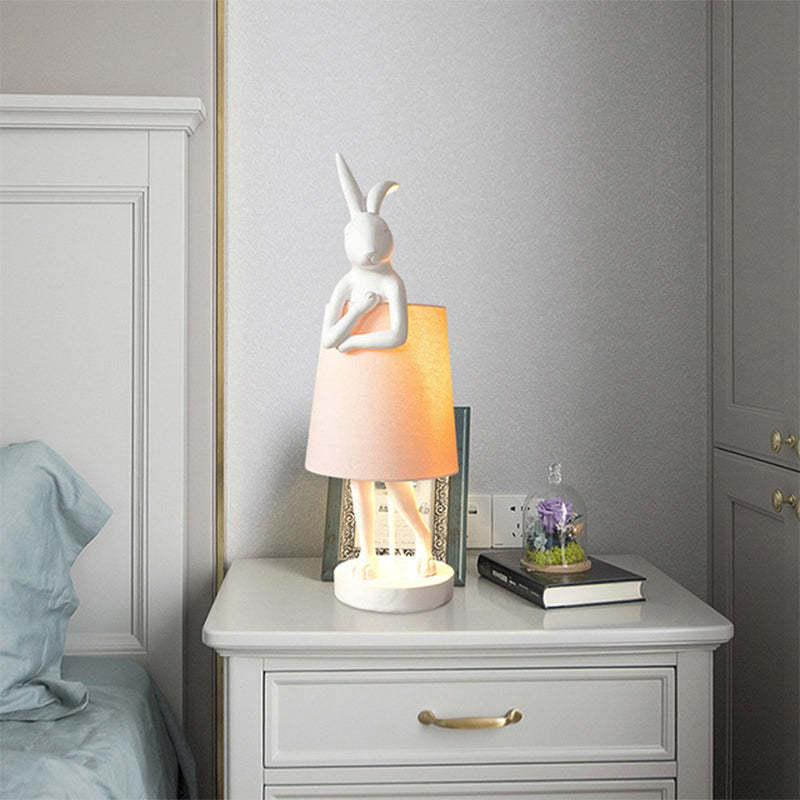 Design Tischlampe „Goldenes Kaninchen“ – Stilvolle Deko & Stimmungslicht - Image 3