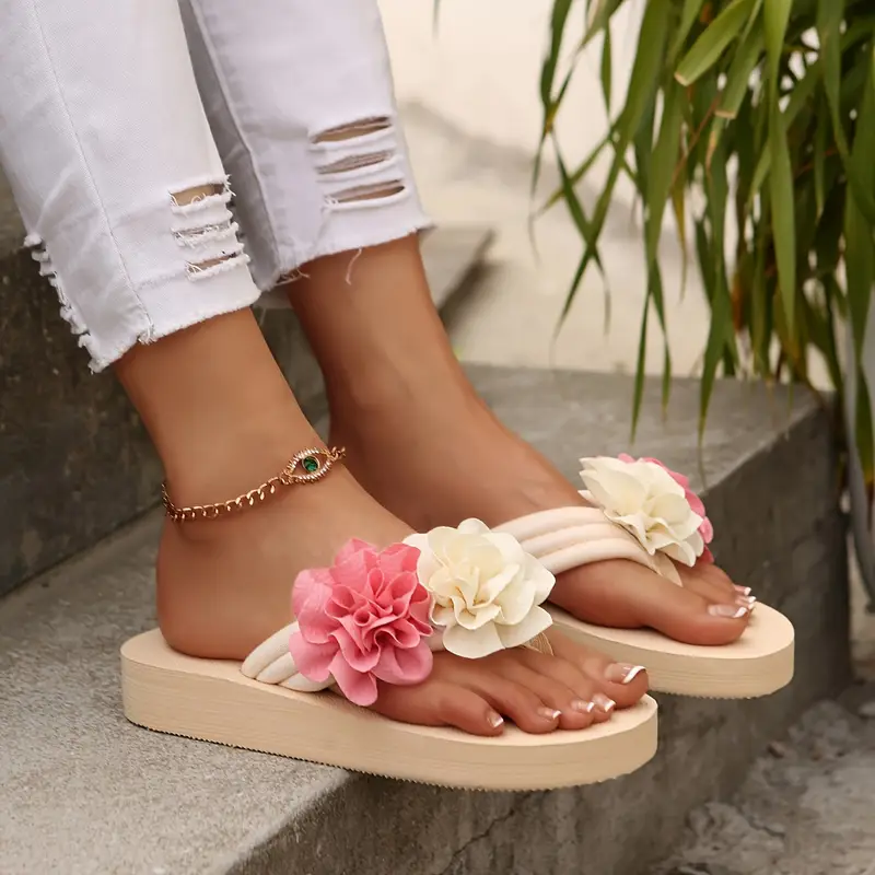 Dolly – Mehrfarbige Plateau-Flip-Flops mit Blumenmuster - Image 4