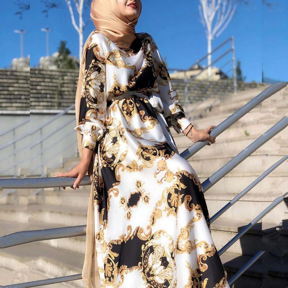 Dominika- Damen Maxikleid mit kunstvollem Barockmuster und Gurt - Image 4