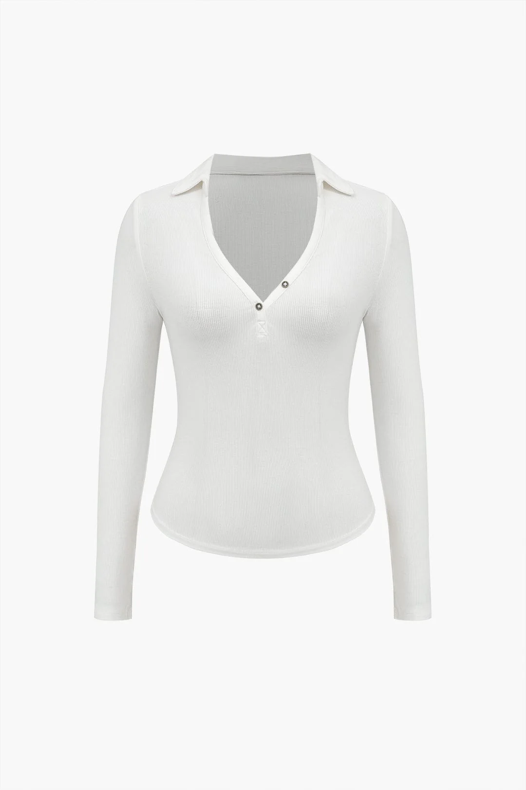 Dominique | Figurbetontes Langarm-Poloshirt mit tiefem V-Ausschnitt und eleganten Knopfdetails - Image 3