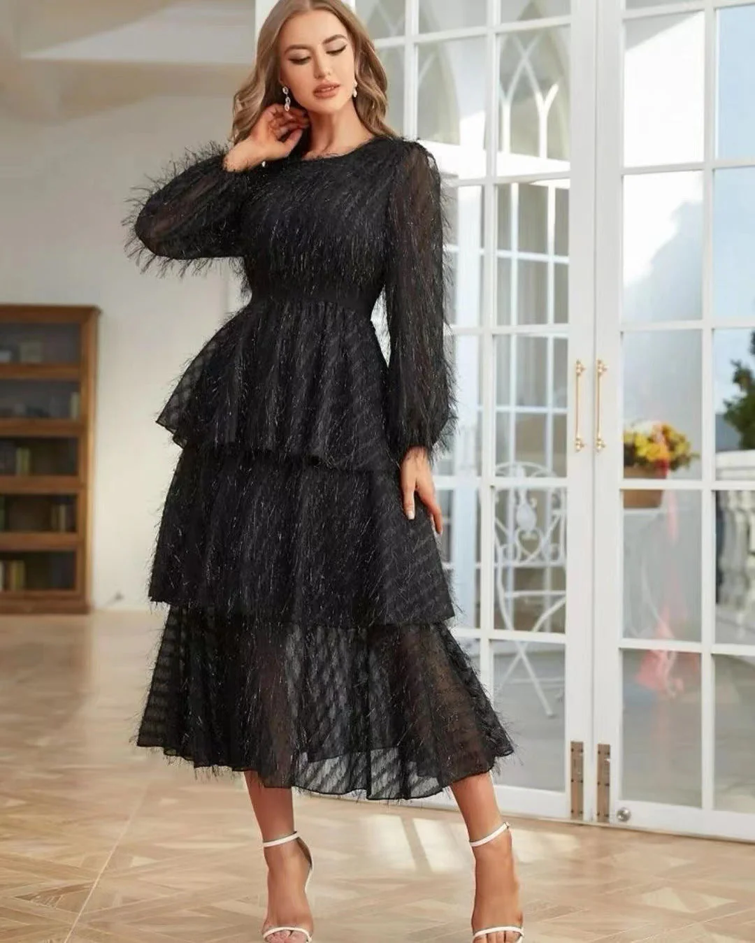 Dorothy- Damen Abendkleid mit voluminösem Tüllrock und Puffärmeln - Image 4