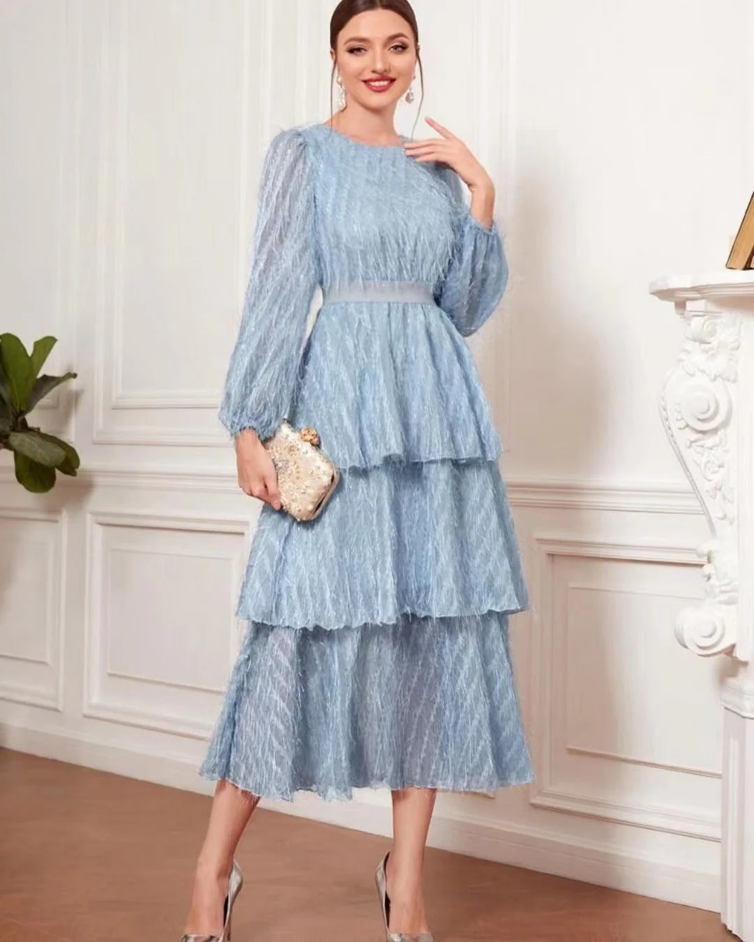 Dorothy- Damen Abendkleid mit voluminösem Tüllrock und Puffärmeln - Image 5