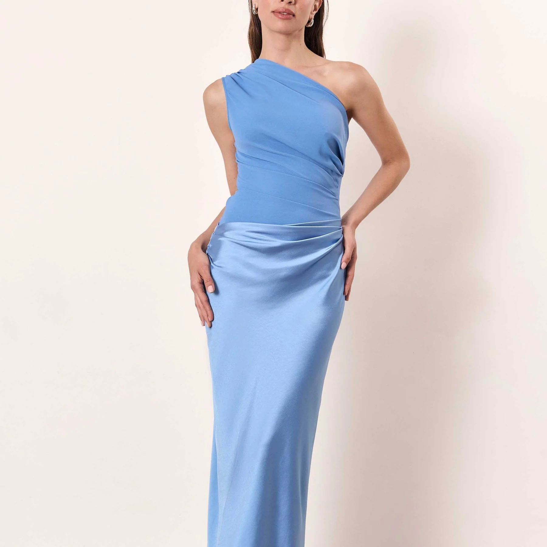 Gerda | Damen Ein-Schulter Maxikleid Falten – One-Shoulder Maxi Plissee 2026 - Image 9