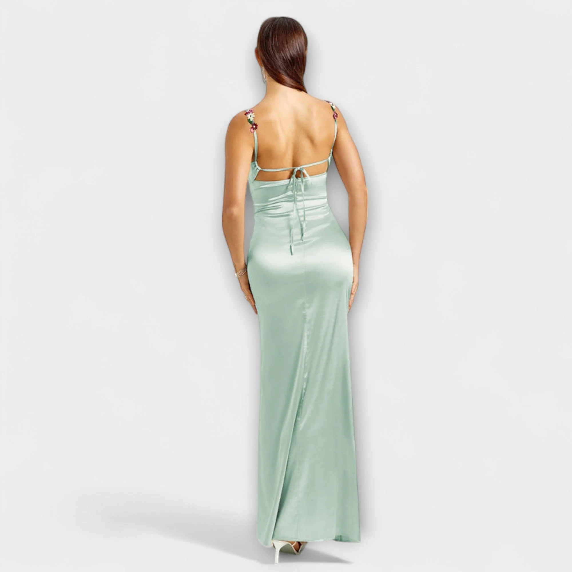 Eira - Satin Kleid mit dekorativen Details und Schnürung im Rücken - Image 6