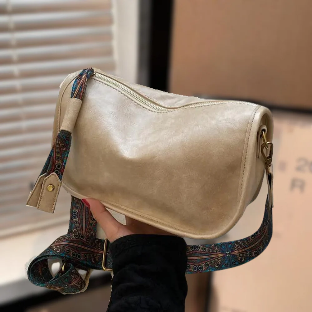 Elegante Damen-Schultertasche aus veganem Leder - Image 3