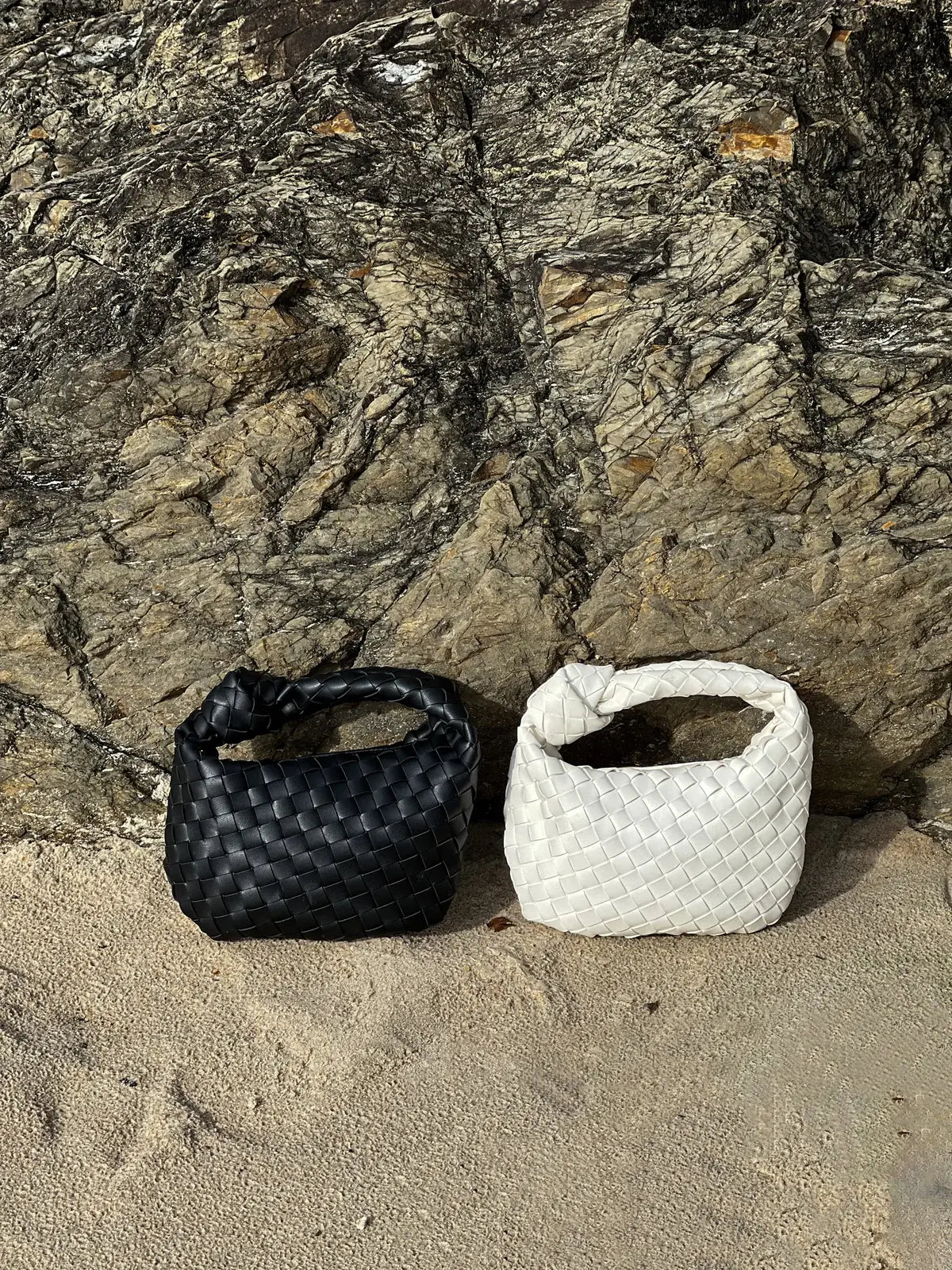 Elegante Damenhandtasche aus praktischem veganem Leder - Image 4