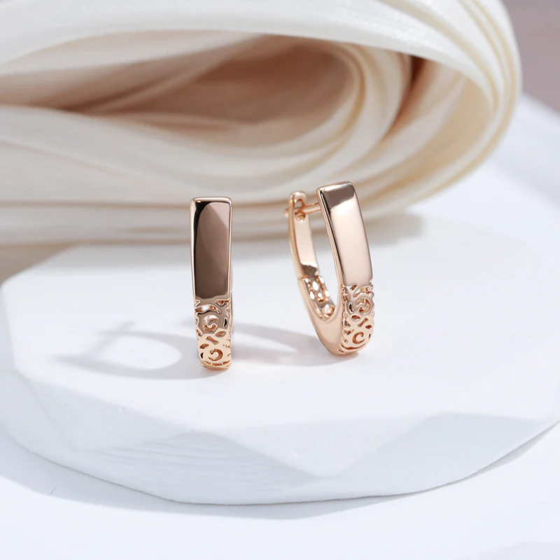 Elegante Goldene Semi-Hoop-Ohrringe - Image 2