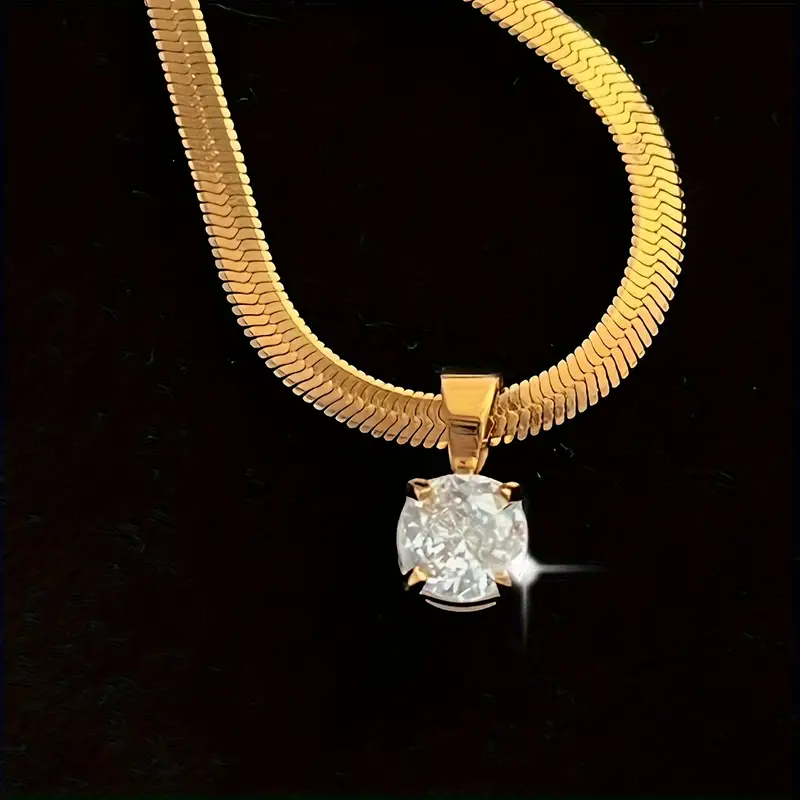 Elegante Halskette mit Strass-Anhänger in Gold - Image 4