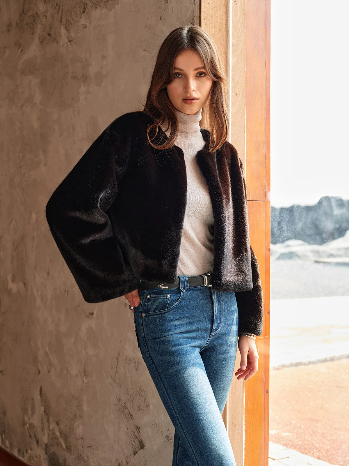 Elegante Kurzjacke aus Kunstfell – Stilvoll & Vielseitig - Image 6