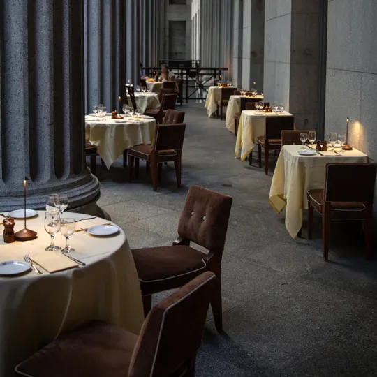 Elegante LED-Tischlampe für Restaurants – Warmweißes Licht, kabellos, dimmbar - Image 5