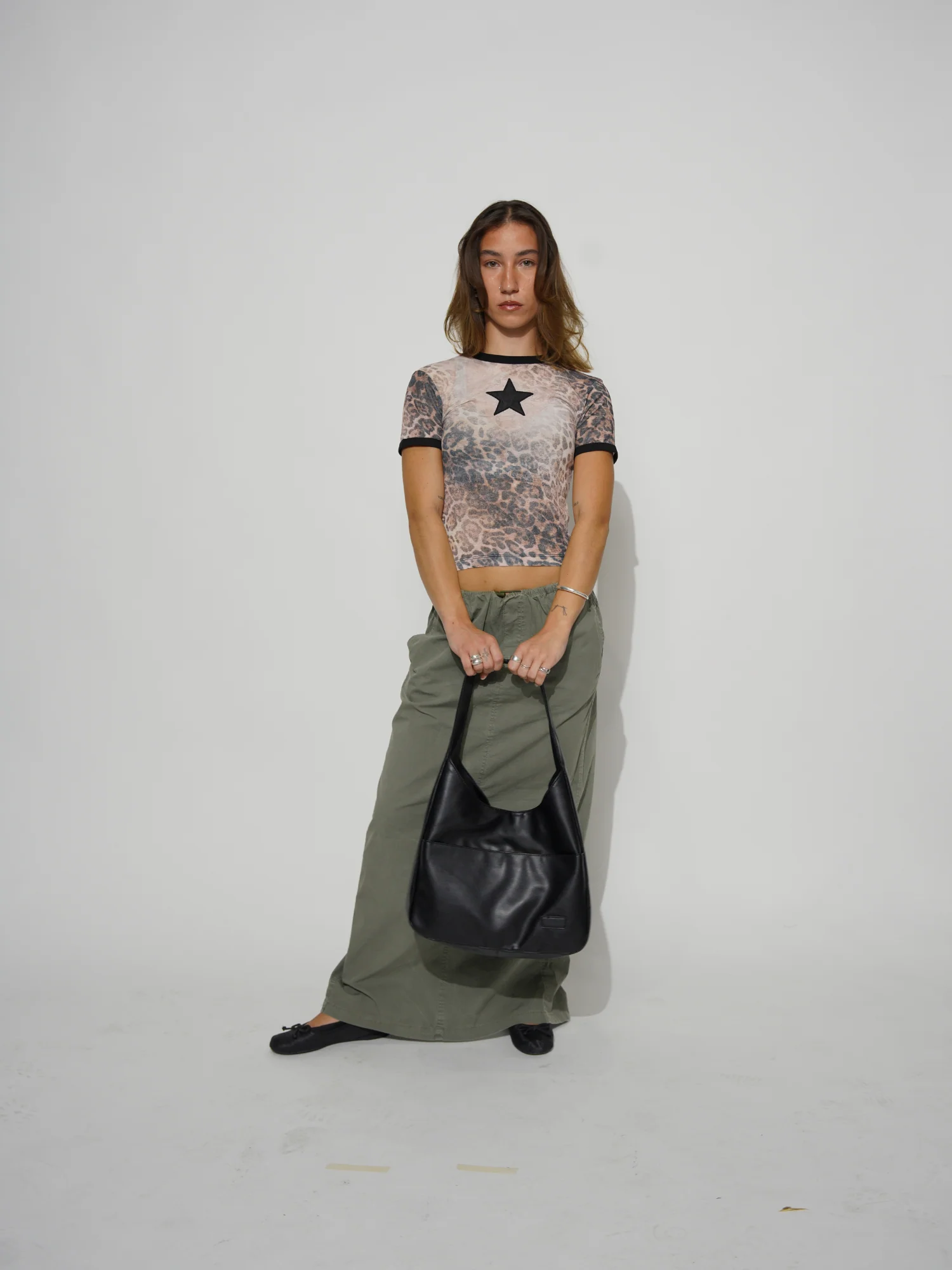 Elegante runde Schultertasche für Damen aus veganem Leder - Image 9