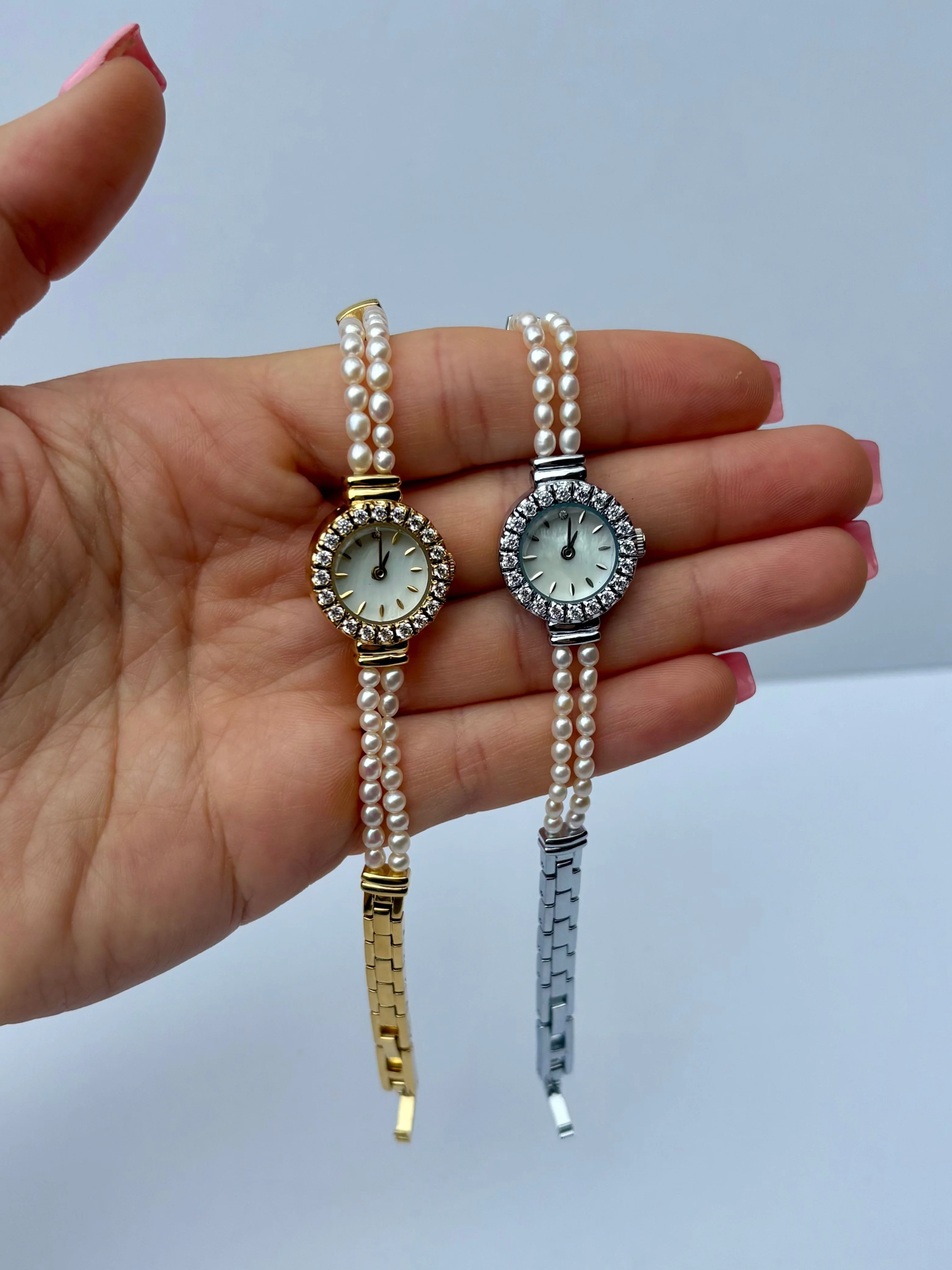Elegante Vintage Damen Armbanduhr mit Perlendetails - Image 3