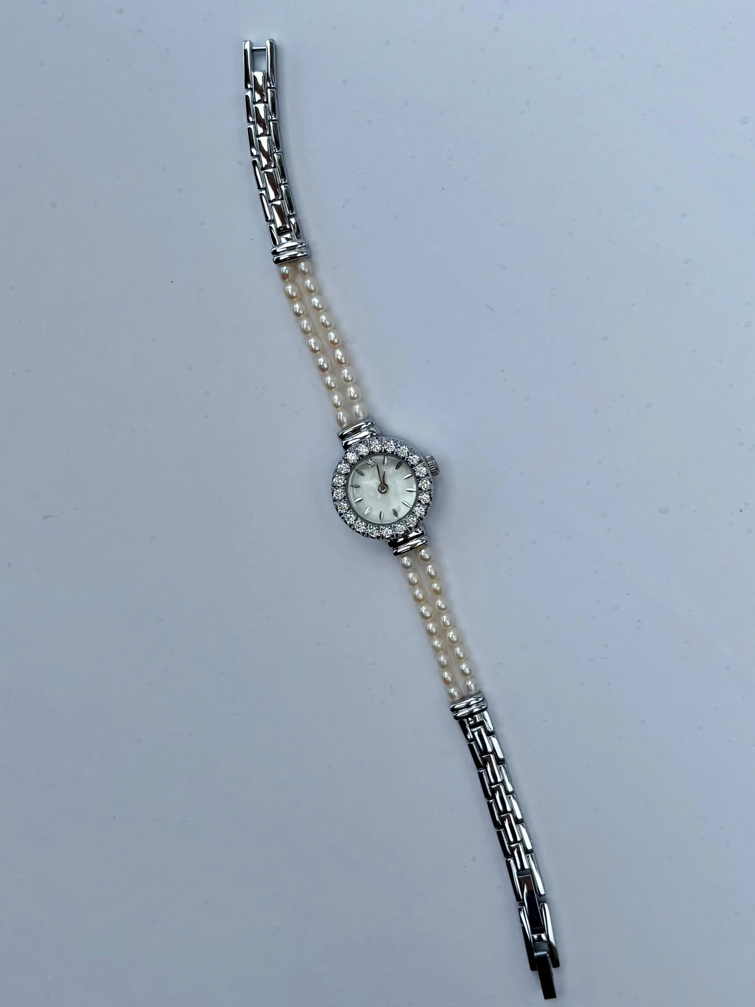 Elegante Vintage Damen Armbanduhr mit Perlendetails - Image 6