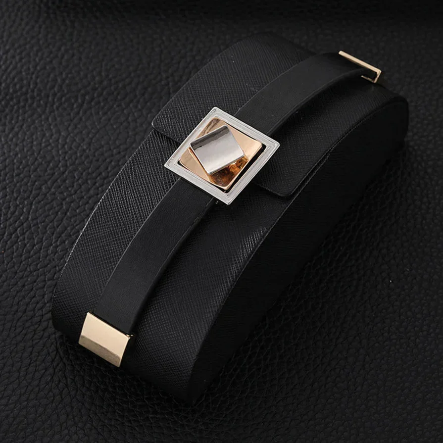 Elegantes Damen Magnetarmband aus Leder mit geometrischem Design - Image 2