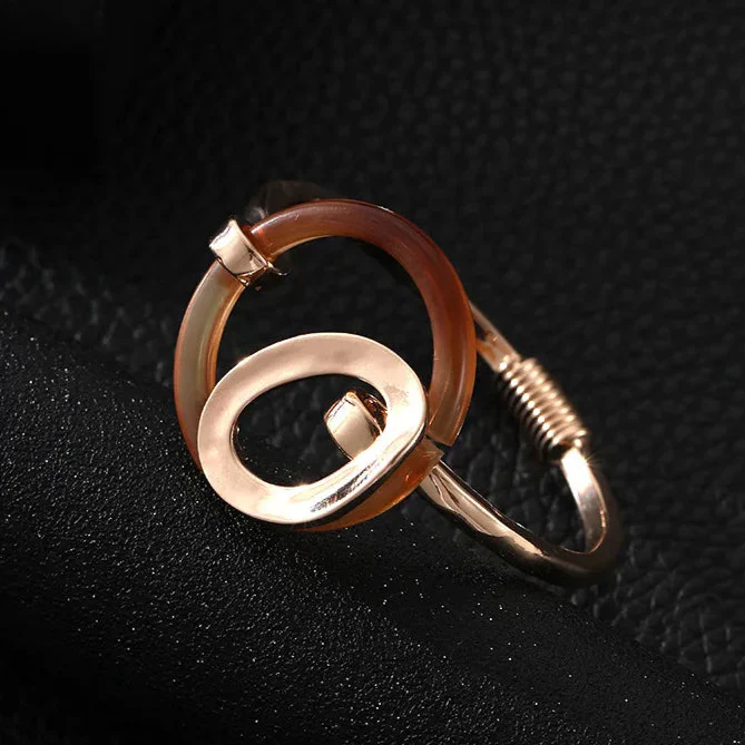Elegantes Golden Damen Armreif mit Haken-Verschluss - Image 8